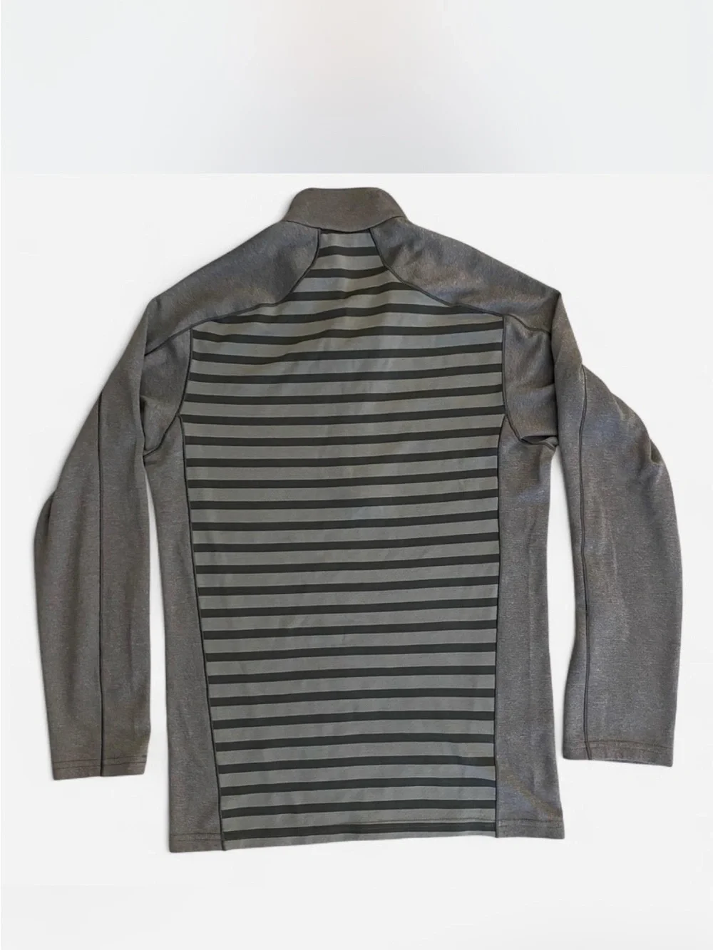 Patagonia Capilene 3 Men’s Gray and Black Striped Half-Zip Pullover Size XS